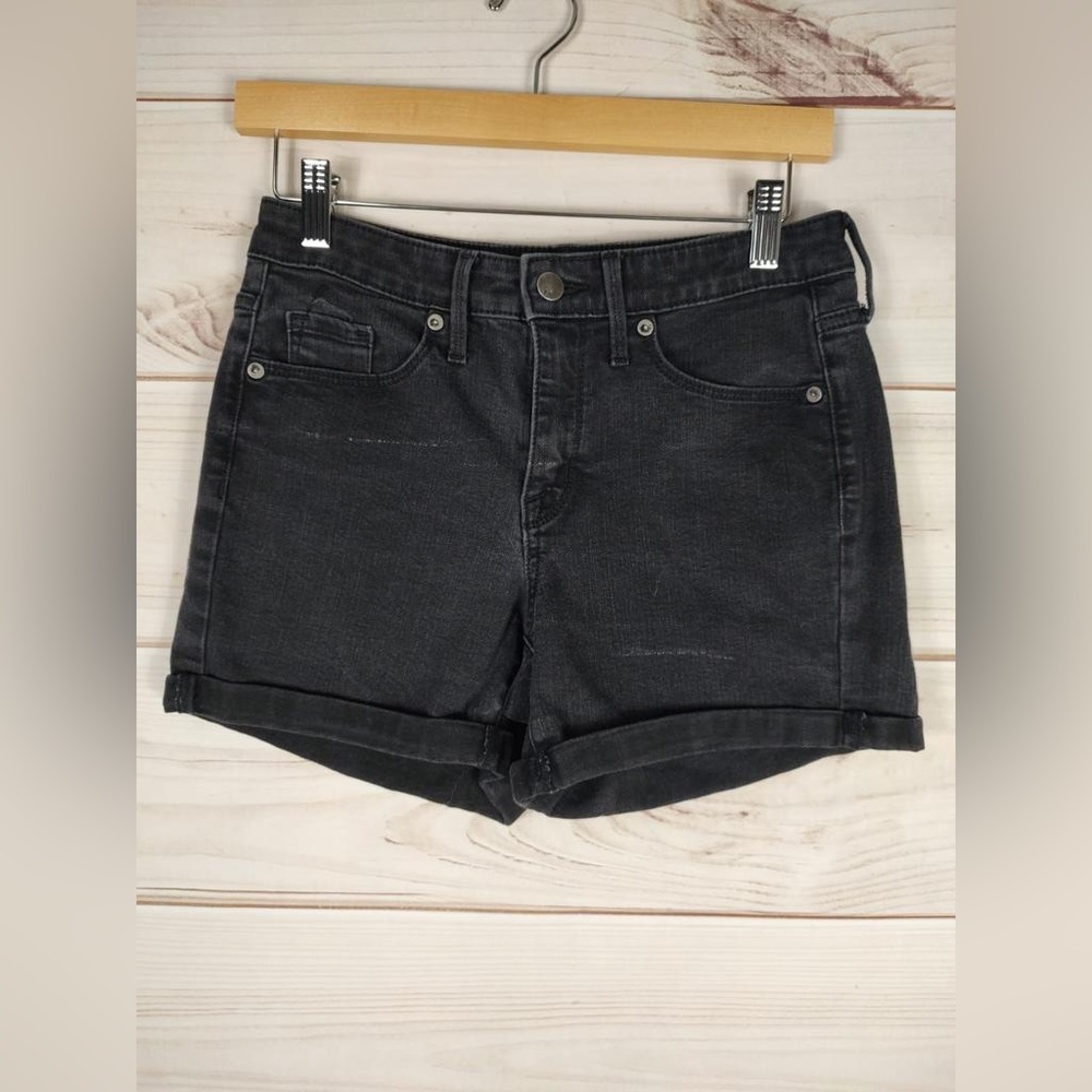 Mossimo Size 8 Shorts Woman’s Black Denim High Rise Stretch.